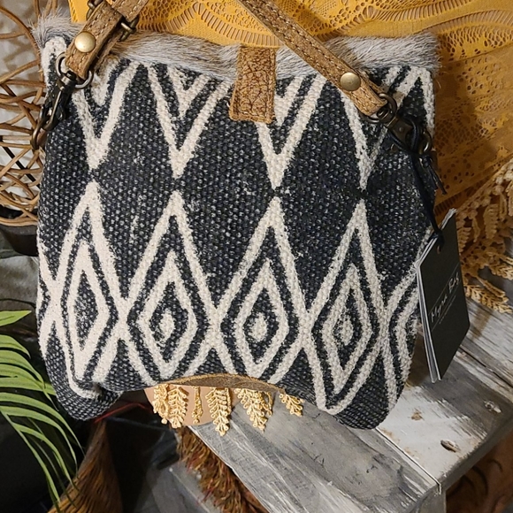 NWT NEW MYRA CROSSBODY BAG FUR LEATHER - Picture 9 of 16